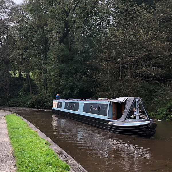 How To Touch Up and Make Your Narrowboat Beautiful Again